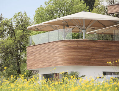 GM Railing Bent Terrasse mit Glasgeländer